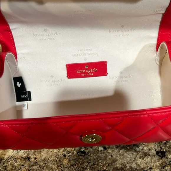 Kate Spade NWT Heart Barrel Quilted Crossbody - Picture 7 of 7